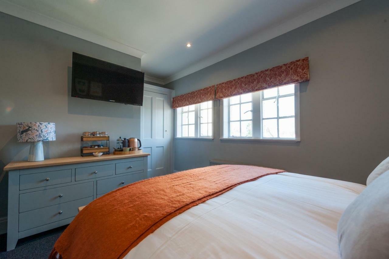 The Shepherd At Langham Boxted  Exterior foto