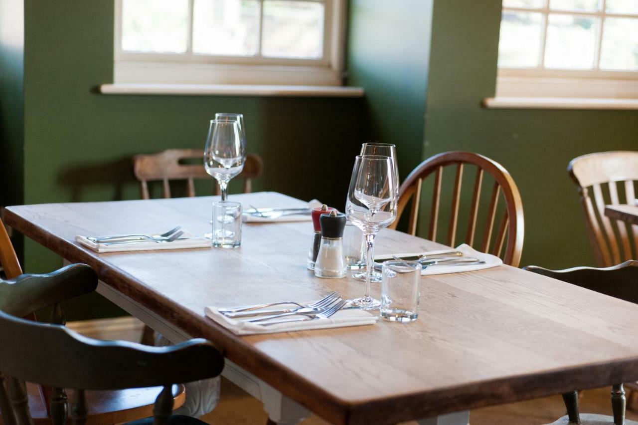 The Shepherd At Langham Boxted  Exterior foto